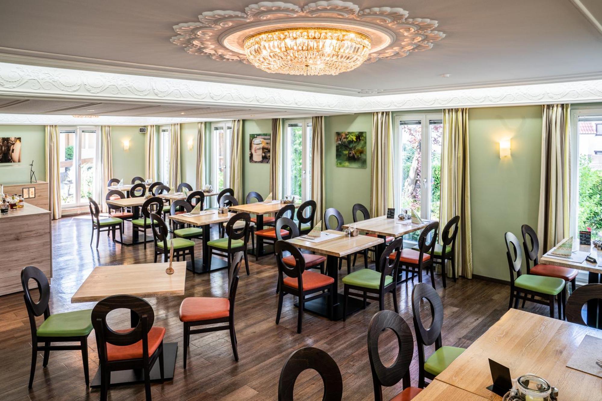 Akzent Hotel Restaurant Hirsch Heidenheim an der Brenz Exterior photo